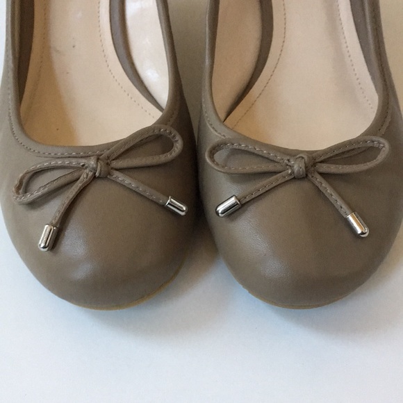 9.5 BCBGeneration wedge heel pumps bow slip on new - Picture 4 of 10